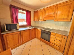 冰箱、微波炉、烤箱、洗碗机