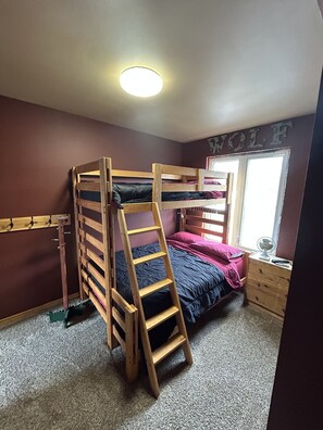 5 habitaciones y ropa de cama
