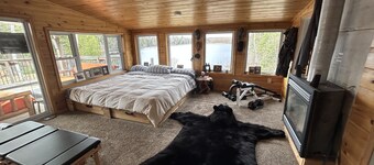 🏡 Welcome to our Private Oasis:  Spectacular 5-Bedroom Sandy Waterfront Home 🌞🏖️