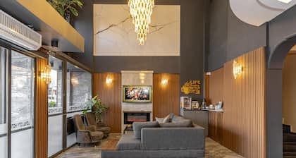 Loyal City Hotel