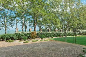 Terrace/patio - Hotel Anna Villa (Balatonfoldvar)