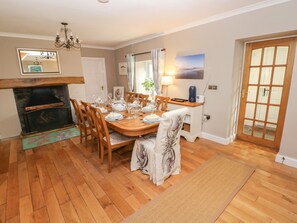 Dining - North Studdock Cottage (Pembroke)