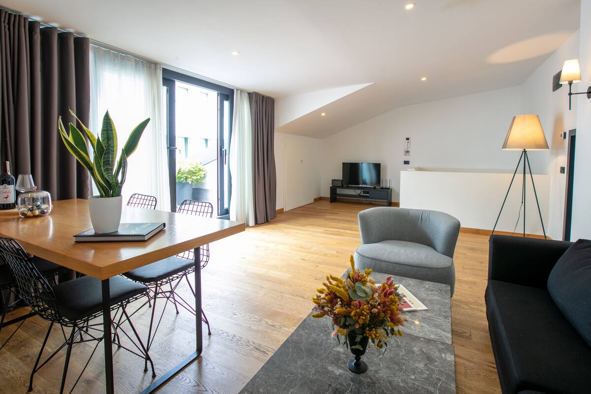DELUXE CITY VIEW PENTHOUSE 2+1 | Teras/patio