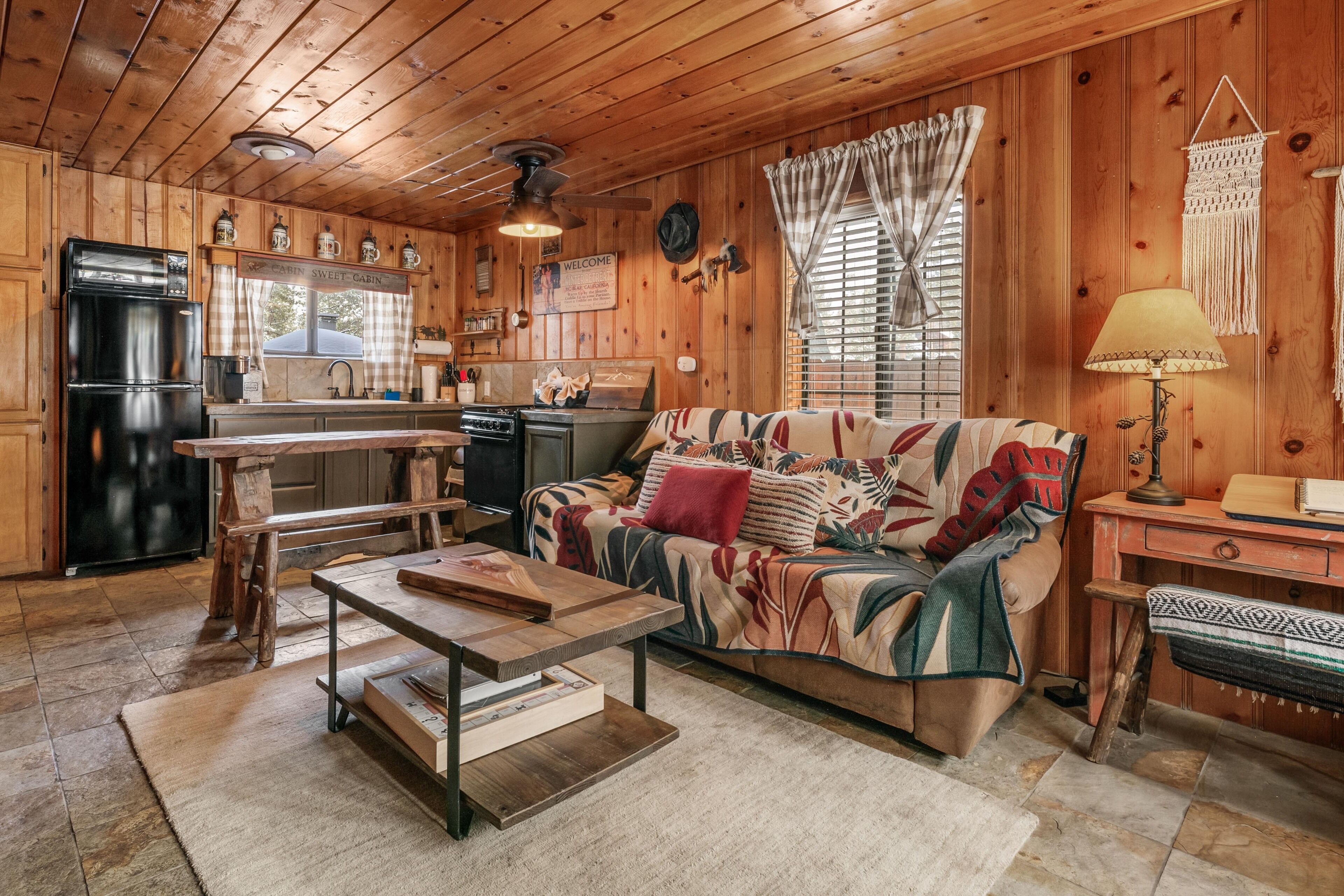 Pet-friendly cabin for two with multiple decks, private spa, a half mile to lake