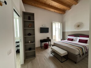 Deluxe Apartment | 1 bedroom, Egyptian cotton sheets, premium bedding, down comforters - Rua 39 fine apartments (Syracuse)