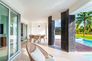 Apartment, 2 Schlafzimmer | Speisen im Freien