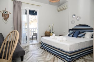 Habitación Deluxe doble | Escritorio y espacio para trabajar con un portátil