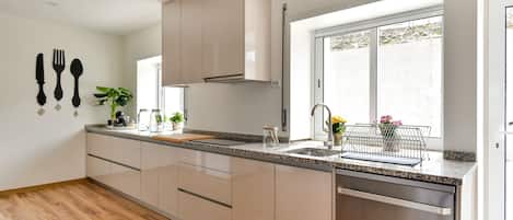 Fridge, microwave, oven, dishwasher