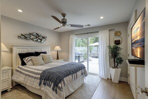 4 bedrooms, iron/ironing board, free WiFi, bed sheets
