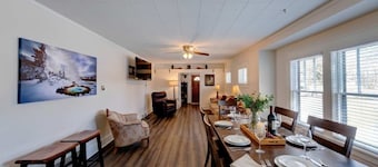 3-Bedroom Vintage Wyoming Home | King Bed, Bunk Beds, Full Kitchen, Pet-Friendly | Walk to Town, 20 Min to Sheridan, 10 Min to Bighorn Mountains | Sleeps 6