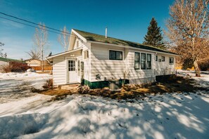 Exterior - The Coffeen Vintage Cozy Getaway (Ranchester)