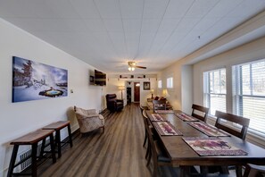 Dining - The Coffeen Vintage Cozy Getaway (Ranchester)