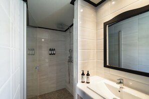Bathroom - Hotel Llucatx Menorca (Mercadal)