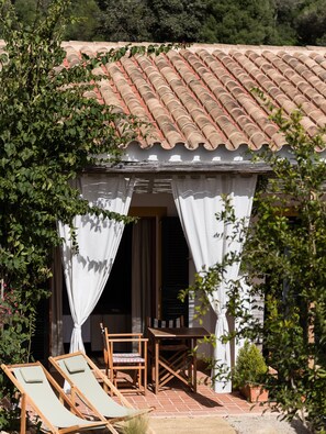 Kahden hengen standard-huone, terassi | Terassi/patio