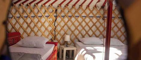 Traditional-Zelt, 1 Schlafzimmer, Kühlschrank und Mikrowelle | 1 Schlafzimmer, individuell dekoriert, individuell eingerichtet