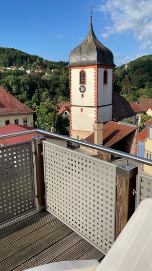 Property grounds - Sonniges Apartment am Alten Binauer Schloss -malerischer Ausblick auf den Neckar (Binau)