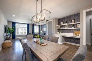 Interior - Lake House for 10, 20 min to DT (Nashville)