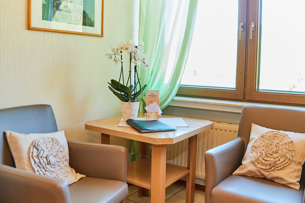 Doppelzimmer 6 - Gäste- und Weinhaus Haus Schatzgarten