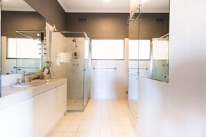 House, Accessible, Smoking | 6 bedrooms - Beautiful 2 Story Manor Close to Beach and all (Glenelg)