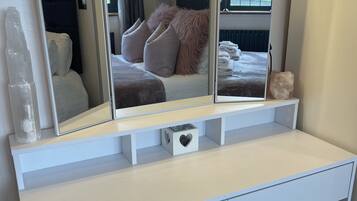 1 chambre, bureau, fer et planche Ă repasser, Wi-Fi gratuit