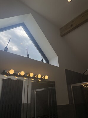 Interior - Sunset Cottage (Yarningale Common, Warwick)