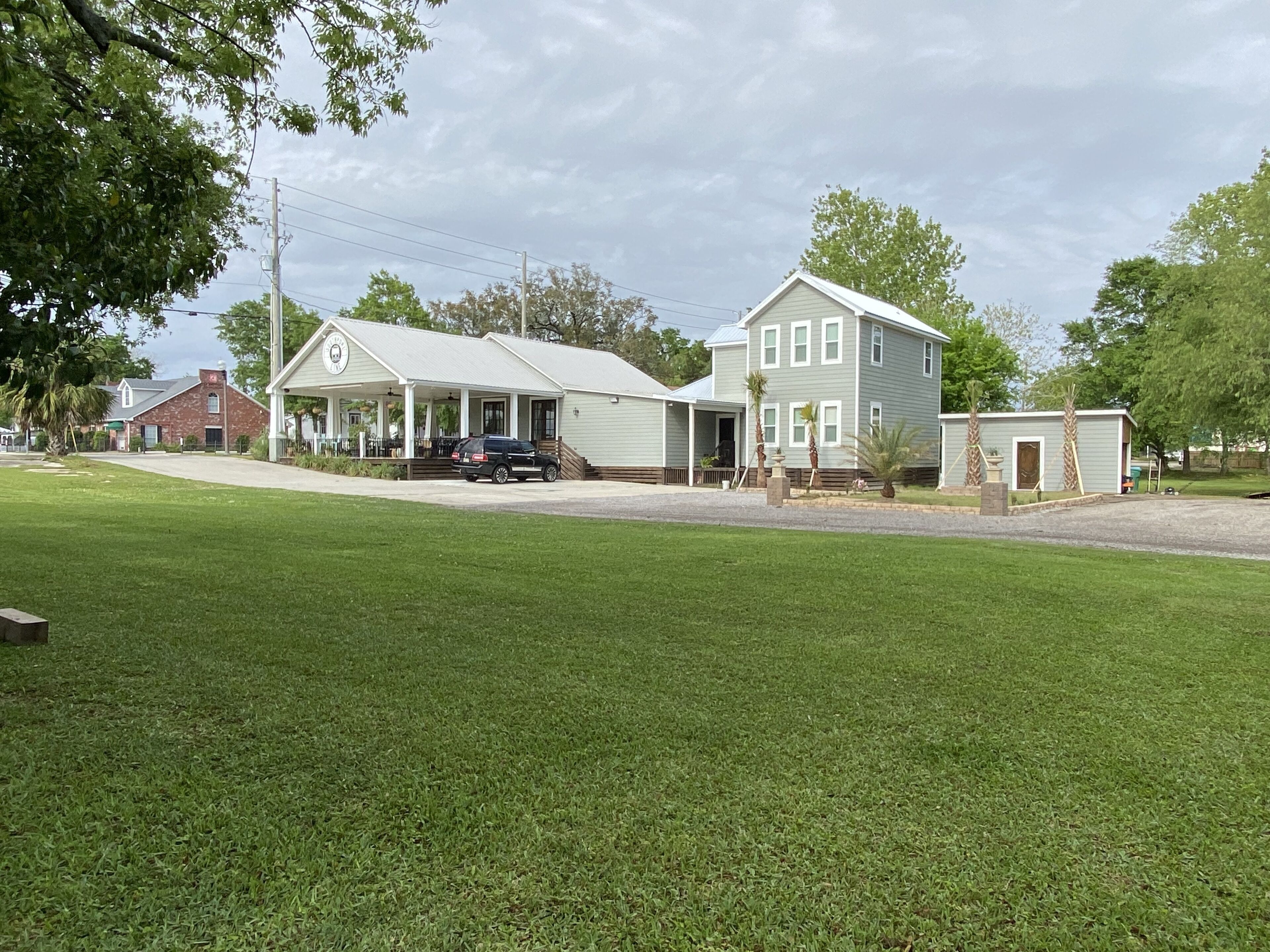 Spacious Huge Deck Downtown Family Friendly