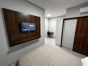 Departamento Deluxe | 1 habitación, ropa de cama de alta calidad, escritorio y insonorización 