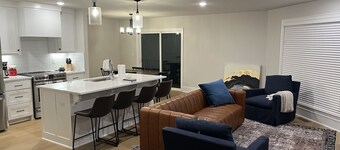 Gulley Grove Game Day - 10 minute drive to U of A/Downtown
3 beds ~ 2.5 baths