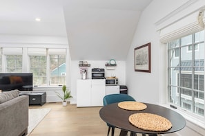 Apartment | In-room dining