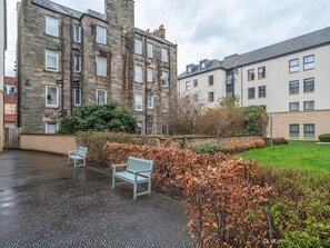 Exterior - Cosy Modern Flat - Pass the Keys (Edinburgh)