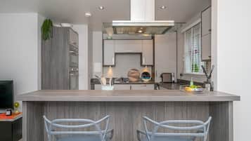 Fridge, microwave, oven, dishwasher