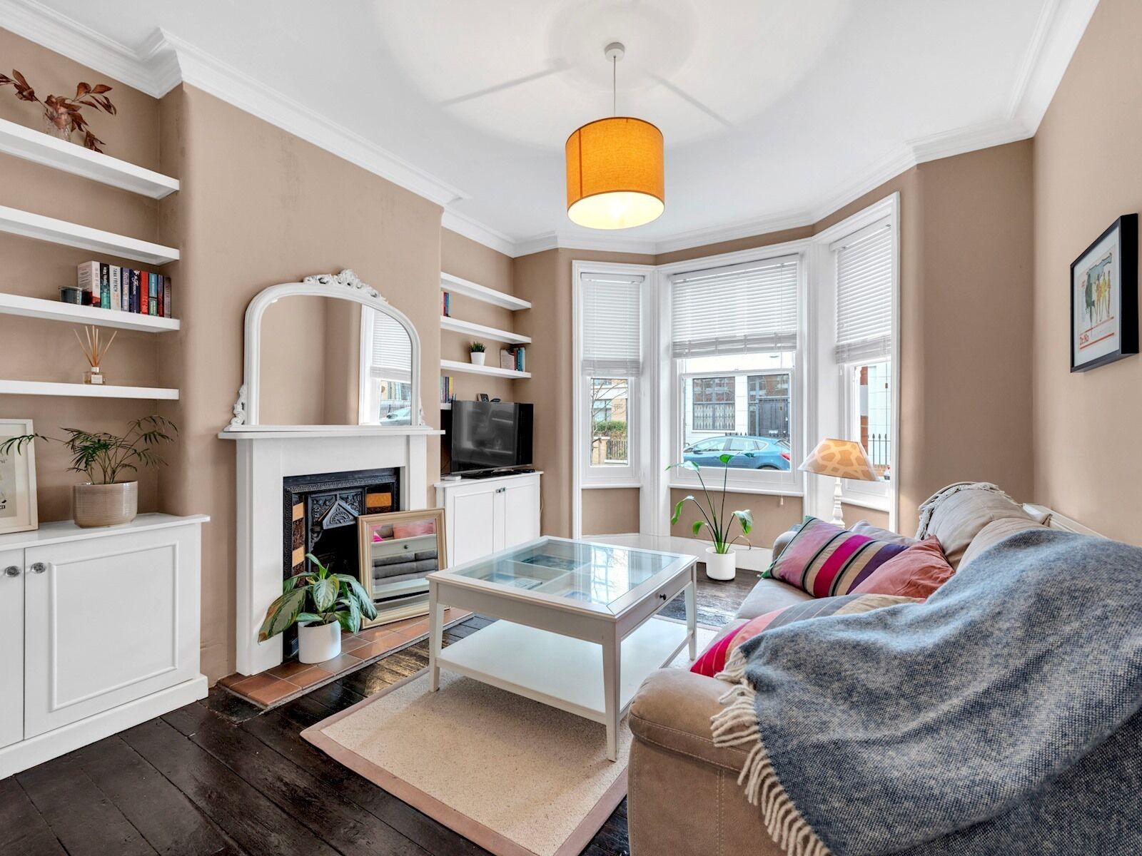 Pass the Keys | Beautiful Spacious Flat in Fulham
