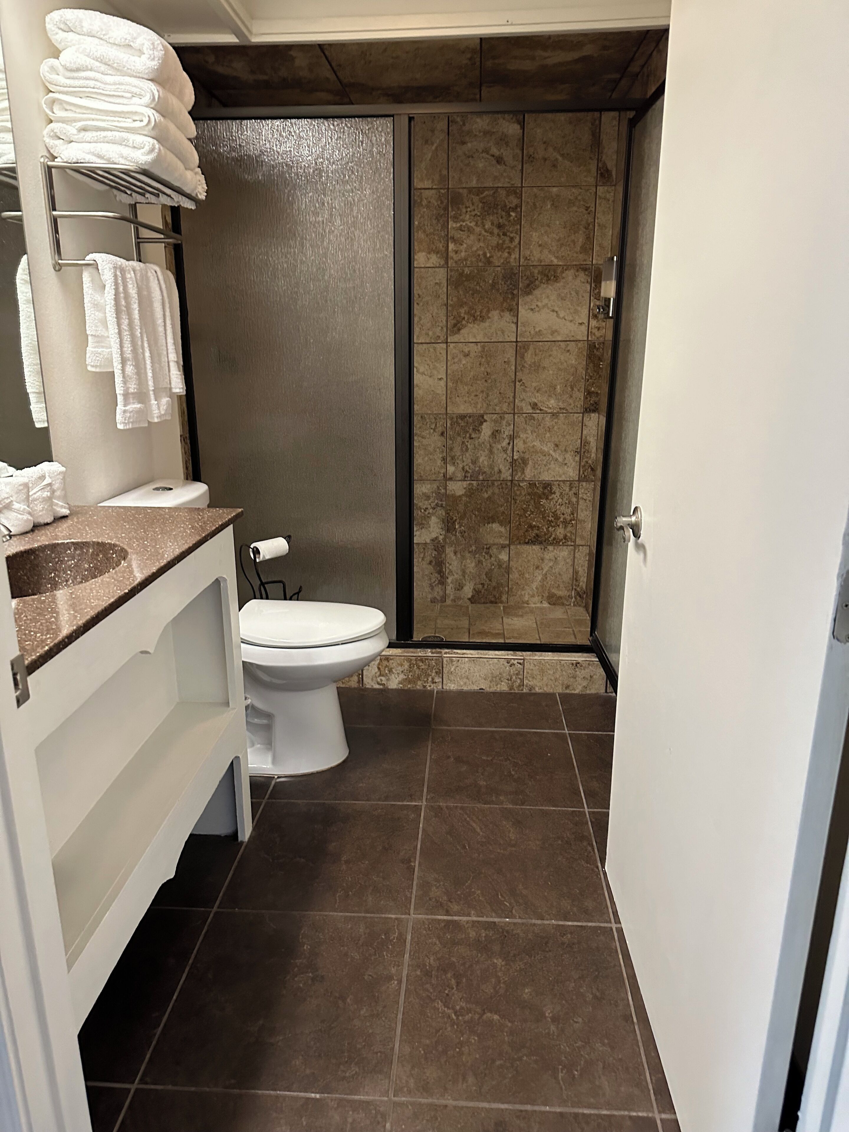 Deluxe-suite | Badeværelse | Hårtørrer, håndklæder