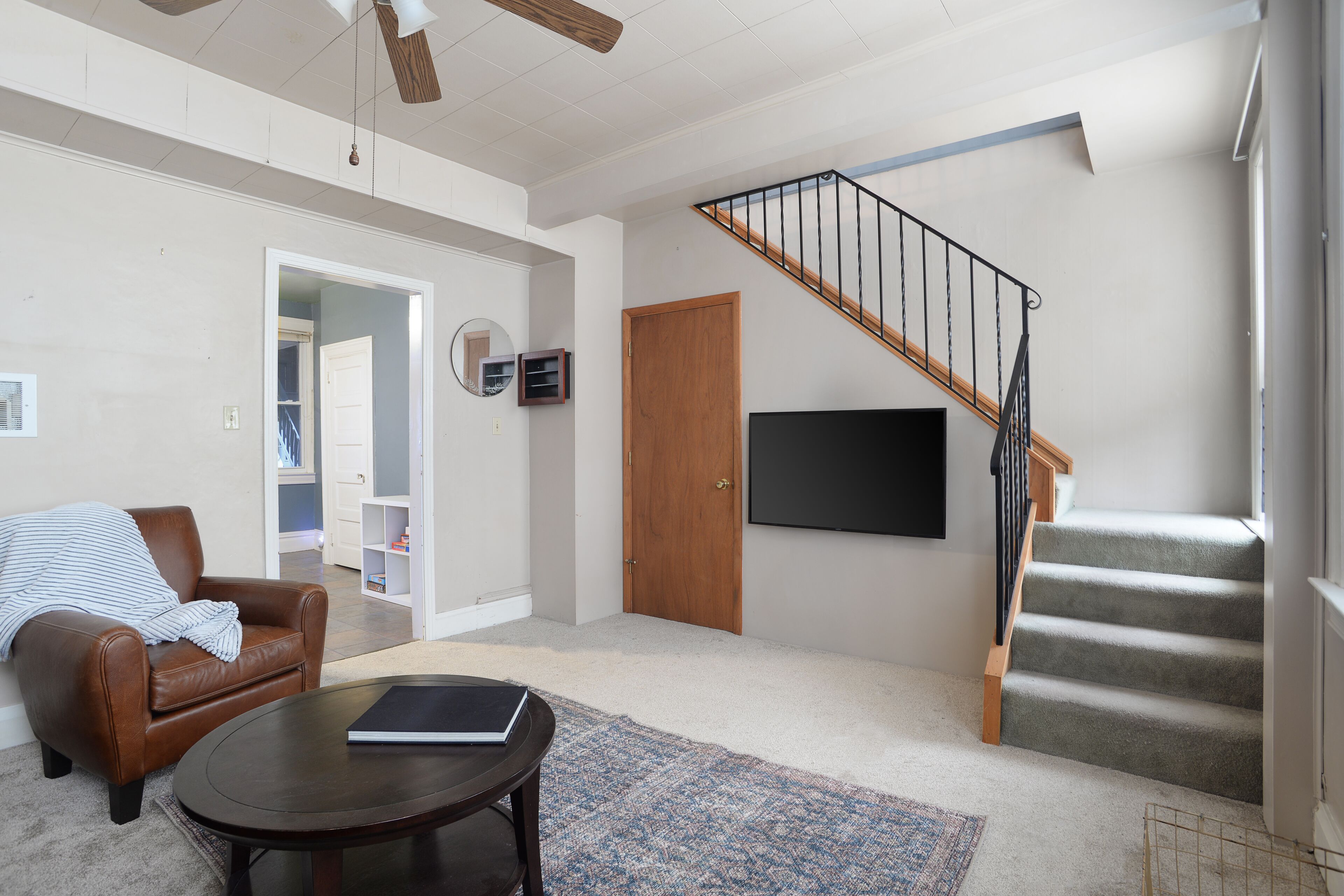 Great Apartment w/ Views. Close to Hospitals and Attractions!