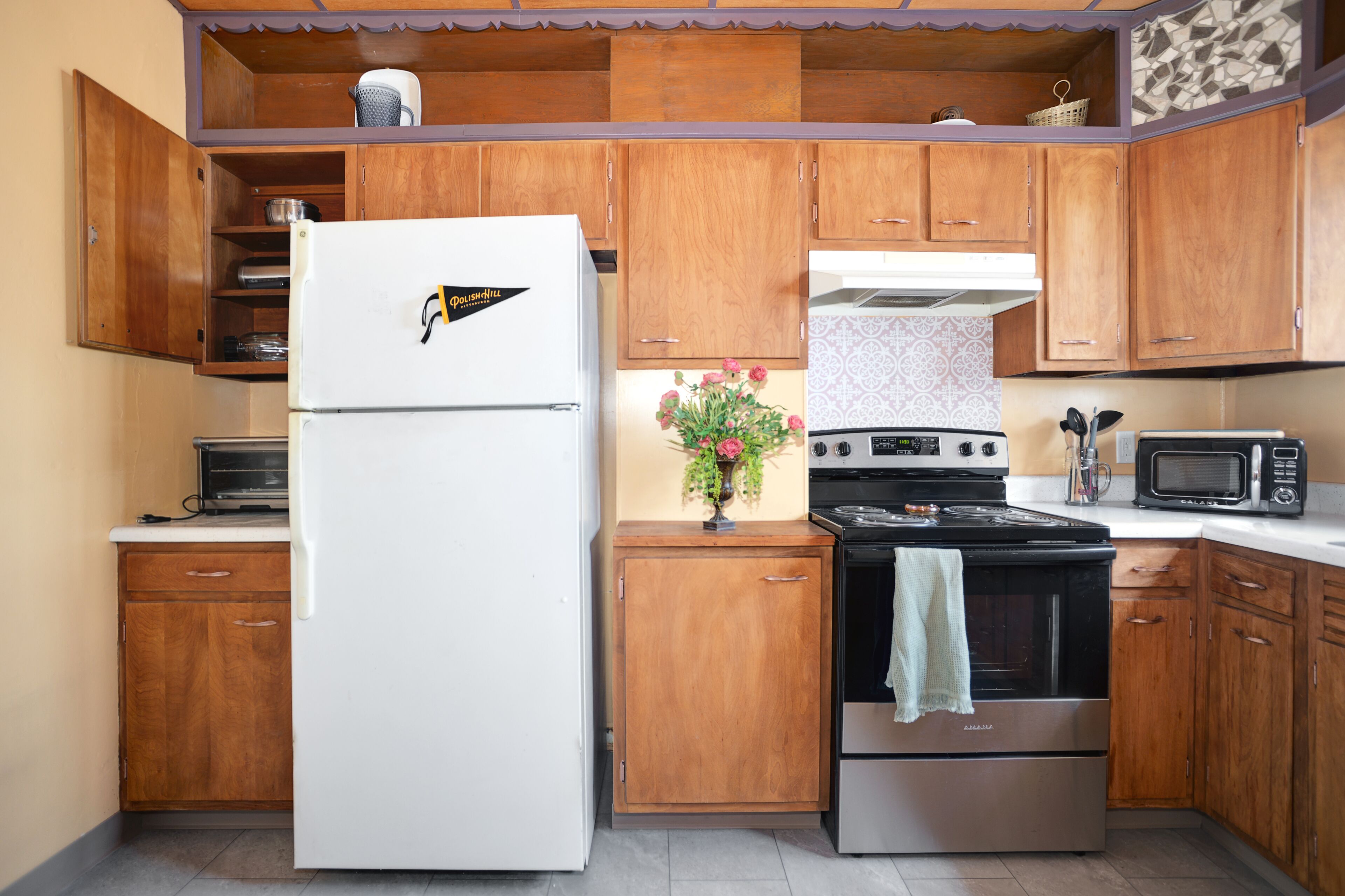 Great Apartment w/ Views. Close to Hospitals and Attractions!