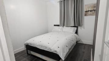4 bedrooms, iron/ironing board, free WiFi, bed sheets