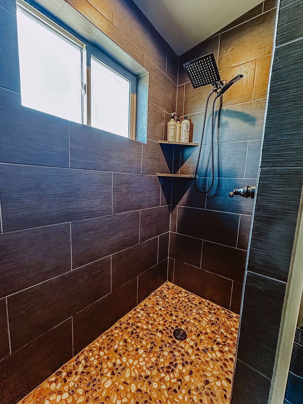  We are centrally located in Payson on the banks of Green valley Lake.