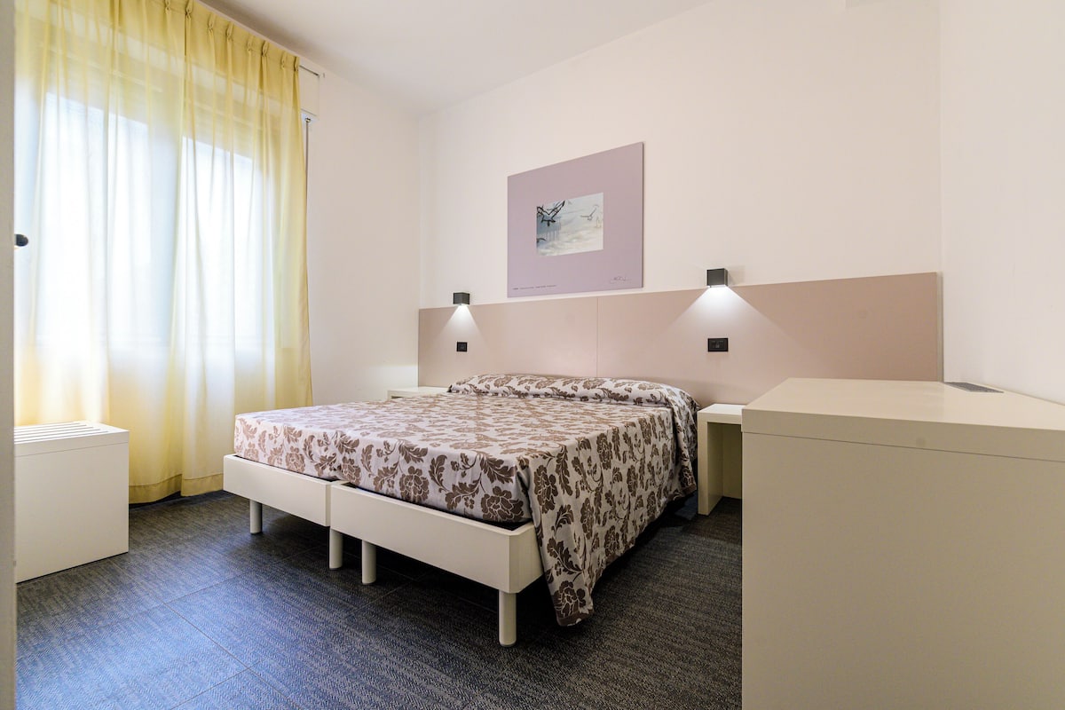 In-room safe, desk, laptop workspace, free cots/infant beds