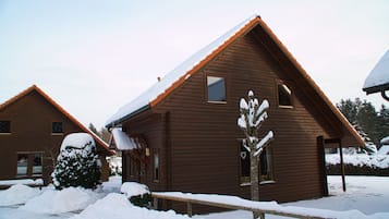 Nhà, 2 phòng ngủ, hiên | Ngoại thất