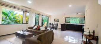 Modern Beach House With Private Pool & Fiber Optic