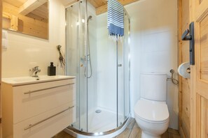 Bathroom - Scandinavian holiday home right by the lake (Klepnica)