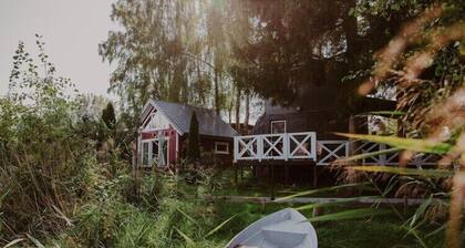 Holiday home right on the lake, terrace