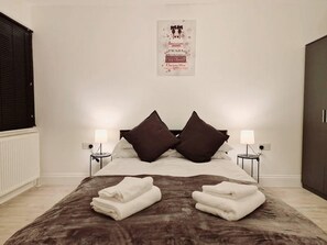 2 bedrooms - Deluxe 2 Bed Apartment in Uxbridge (Uxbridge)