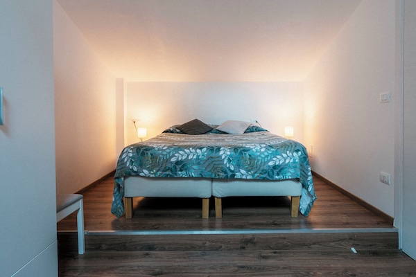 Junior studio suite, 1 slaapkamer, privébadkamer, in toren | Een bureau, een laptopwerkplek, geluiddichte muren, gratis wifi