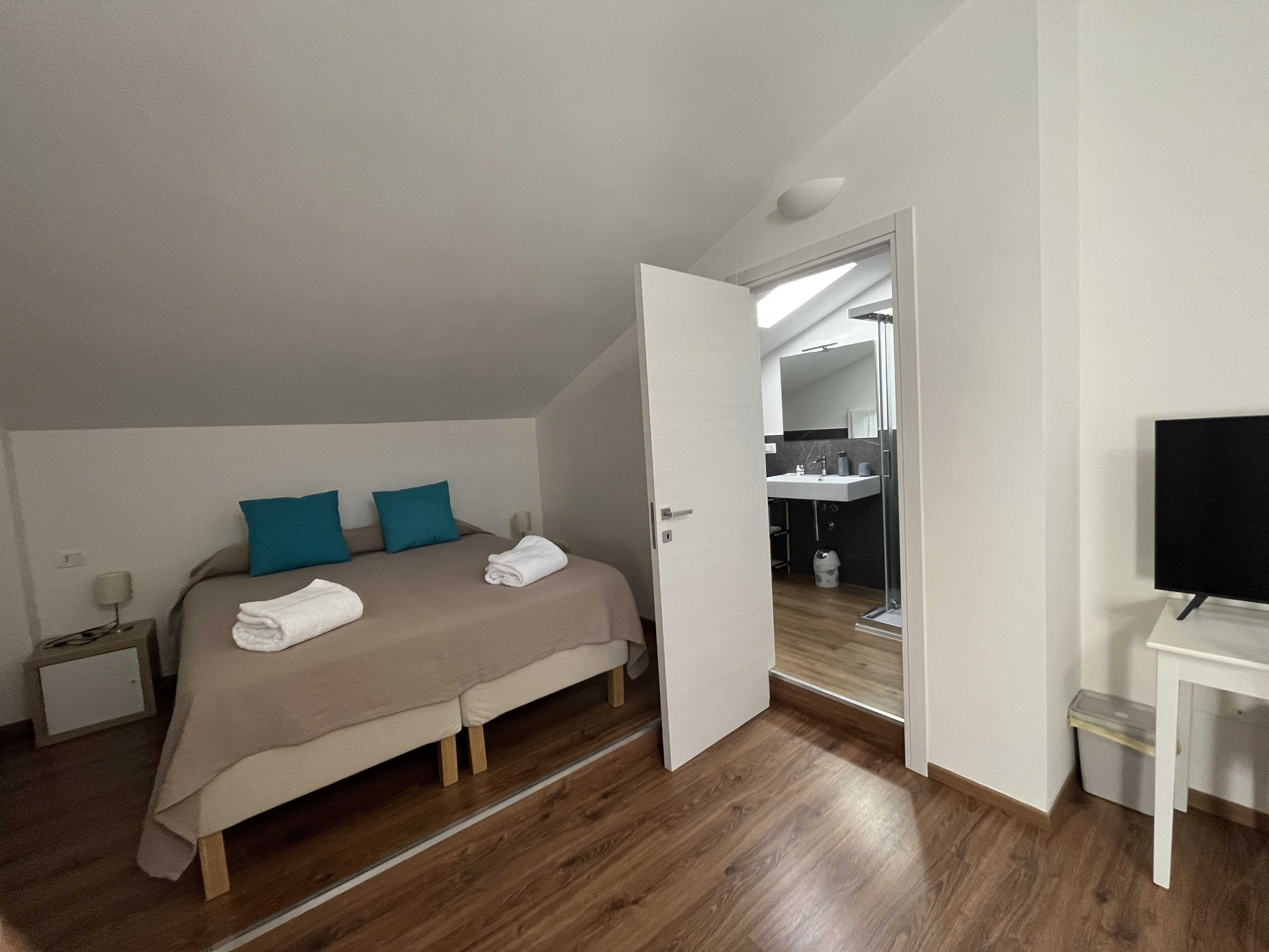 Bureau, espace de travail pour ordinateurs portables