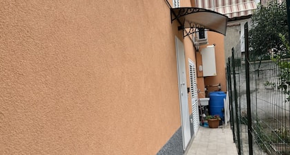 Guest House All'83