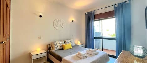 1 室のベッドルーム、アイロン / アイロン台、WiFi (無料)、ベッドシーツ