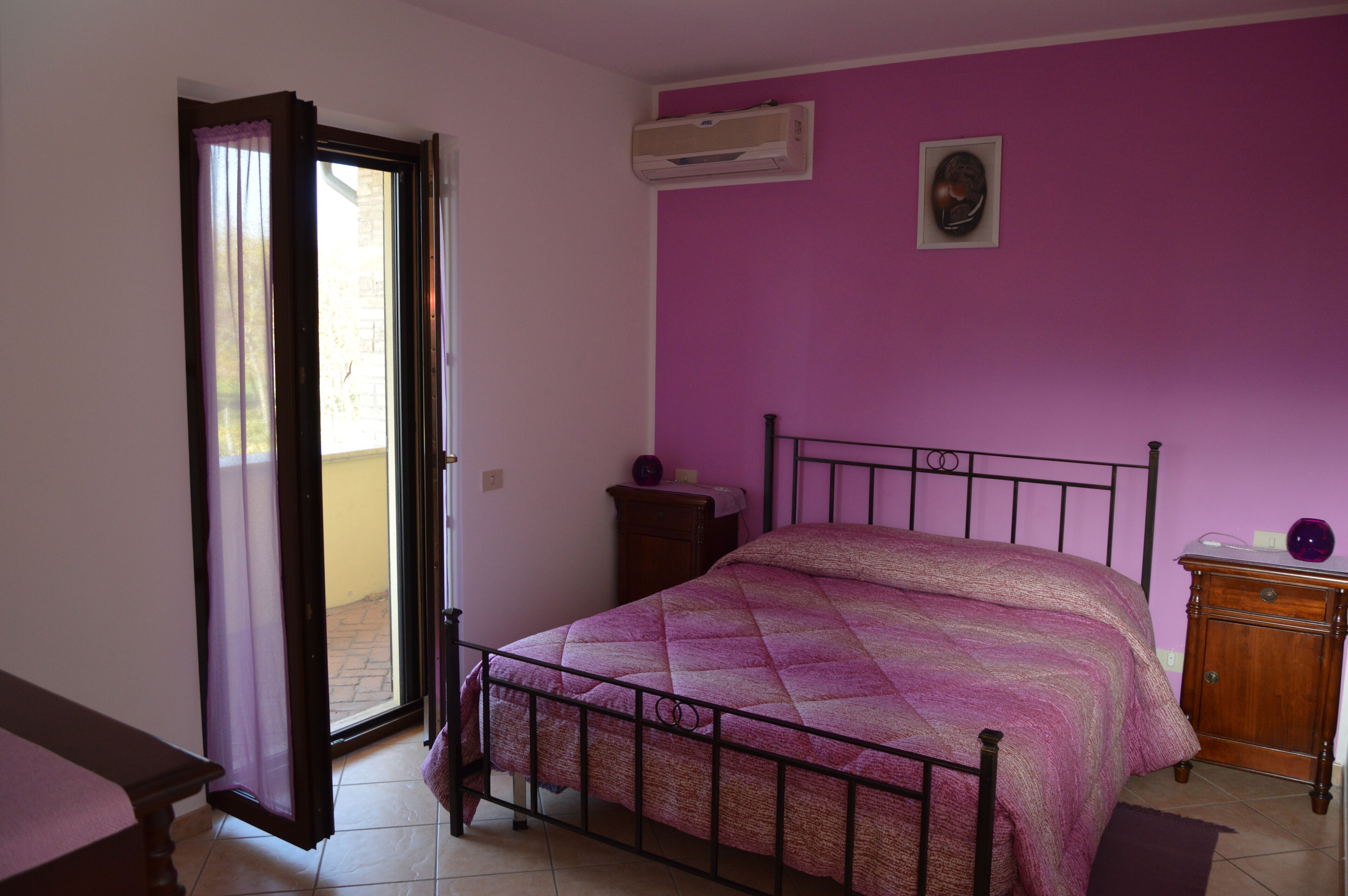 Apartment in the countryside outside Assisi with swimming pool and parking