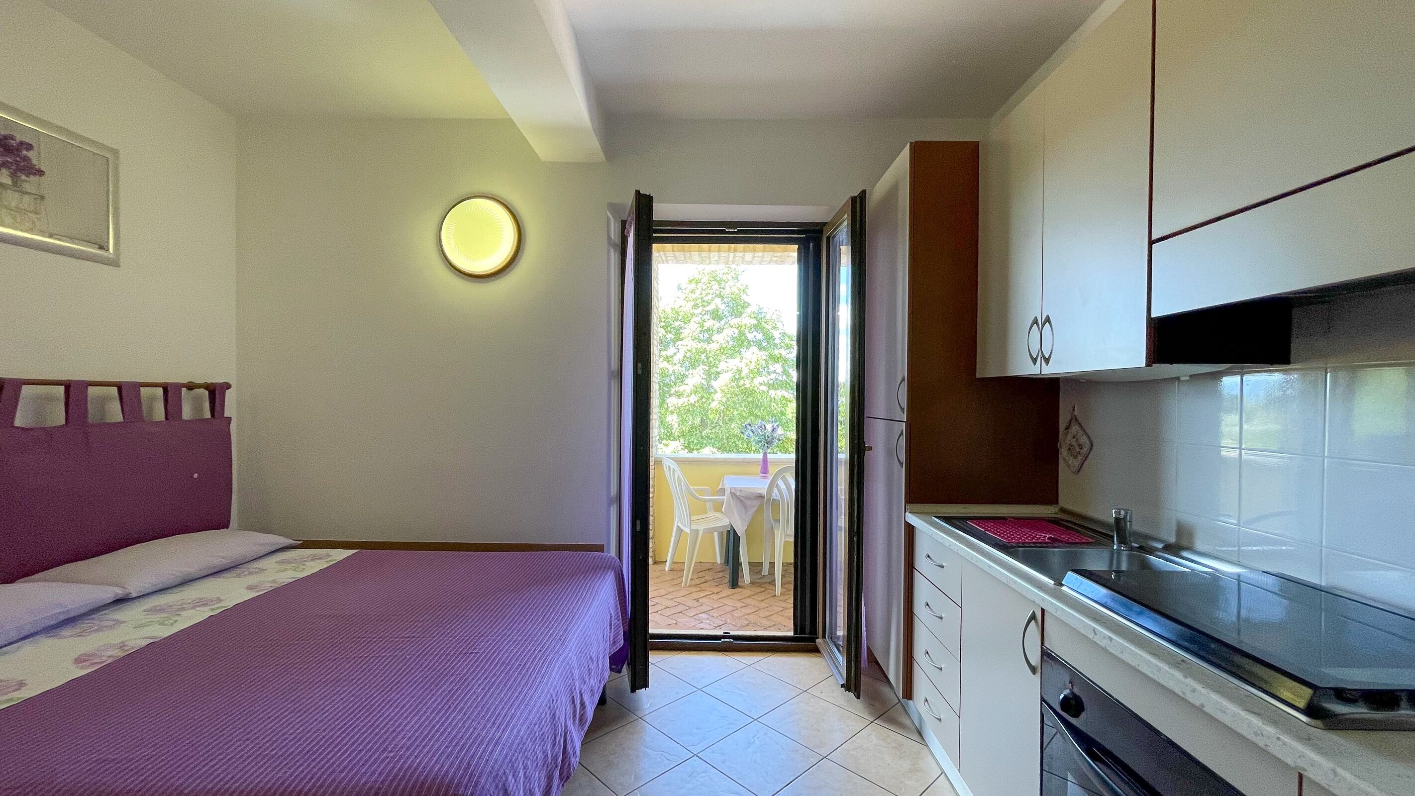Apartment in the countryside outside Assisi with swimming pool and parking