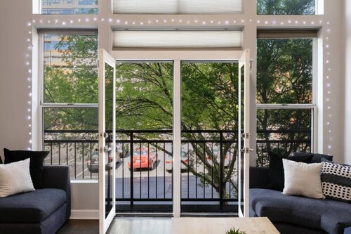 Two Story Condo in Downtown Raleigh | Free Parking